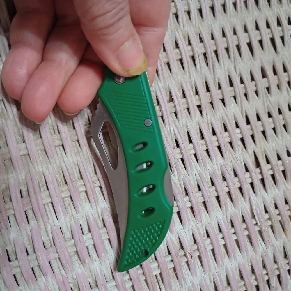 Unbranded knife